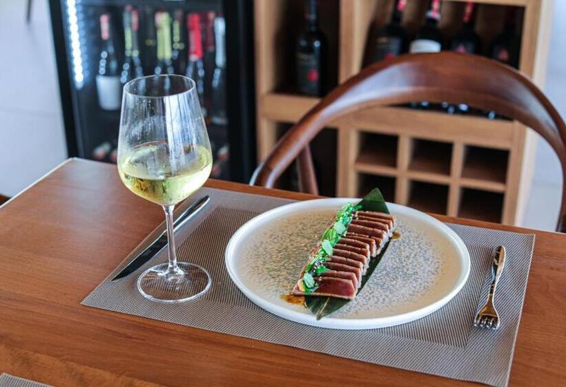 Black Diamond Hotel Dhermi