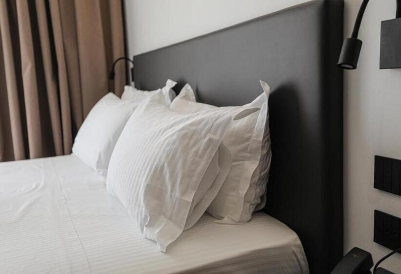 Black Diamond Hotel Dhermi