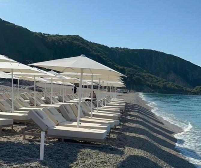 Black Diamond Hotel Dhermi