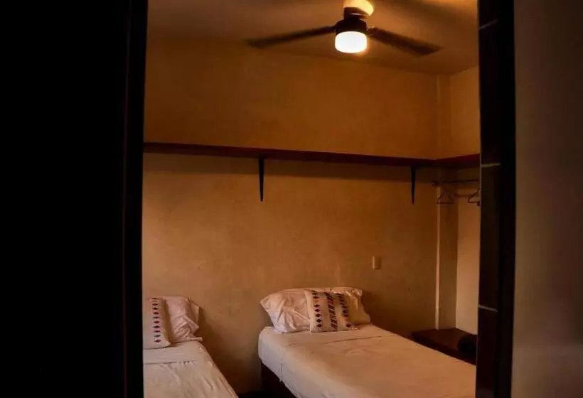 Casa Nomada Tuxtla Hotel   Hostal