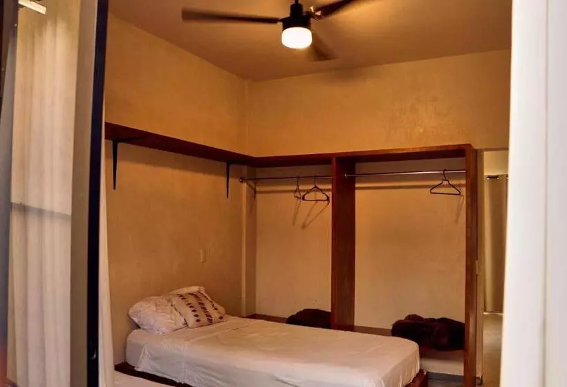 Casa Nomada Tuxtla Hotel   Hostal