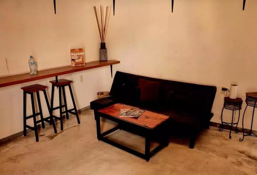 Casa Nomada Tuxtla Hotel   Hostal