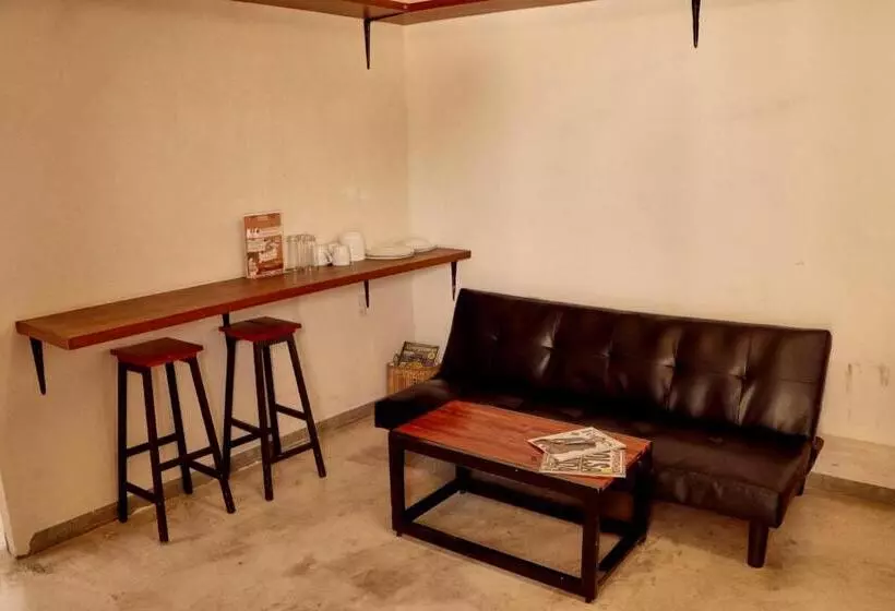 Casa Nomada Tuxtla Hotel   Hostal