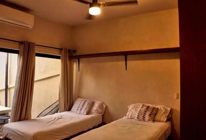 Casa Nomada Tuxtla Hotel   Hostal