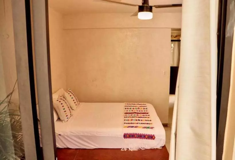 Casa Nomada Tuxtla Hotel   Hostal