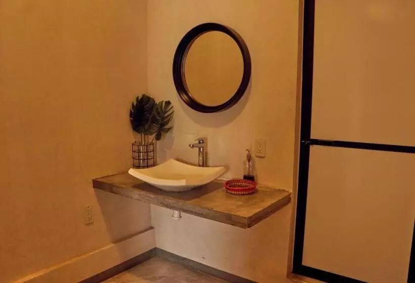 Casa Nomada Tuxtla Hotel   Hostal