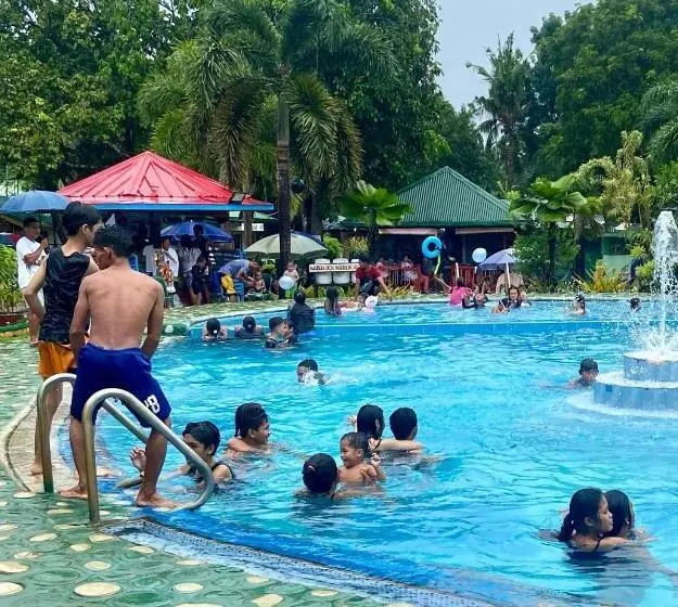 هتل Angela S Pool Resort