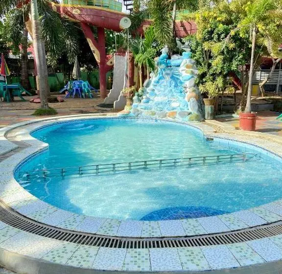 هتل Angela S Pool Resort