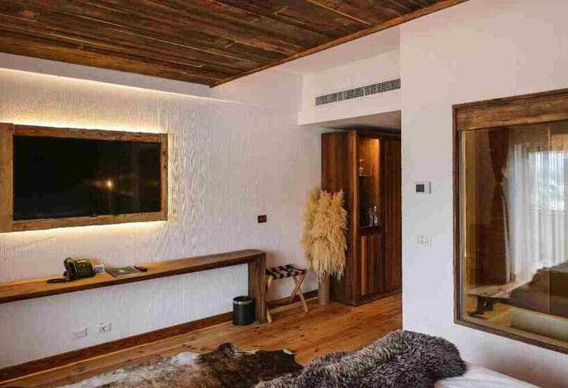 هتل Hanul Bucovinei