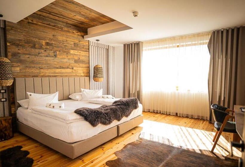 هتل Hanul Bucovinei