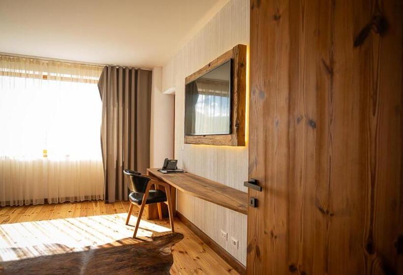 هتل Hanul Bucovinei