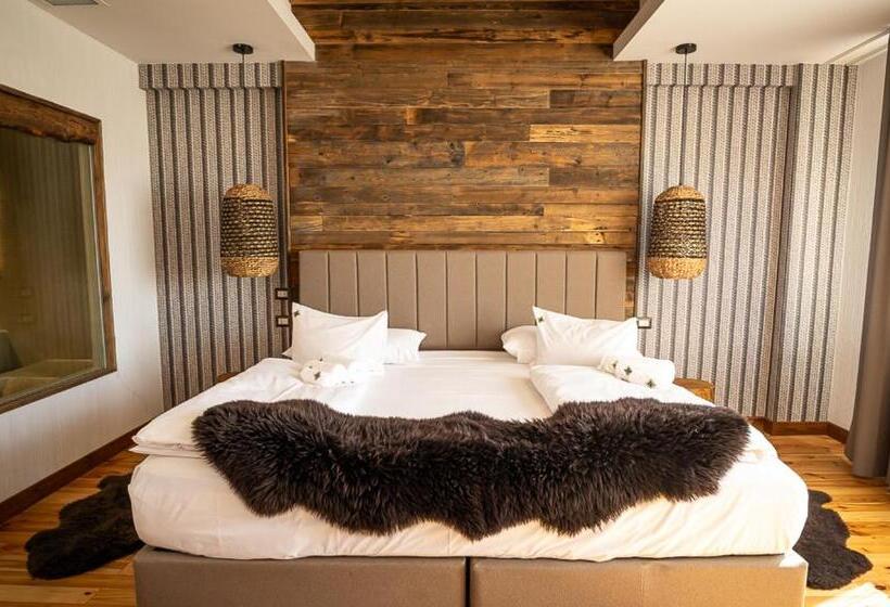 هتل Hanul Bucovinei