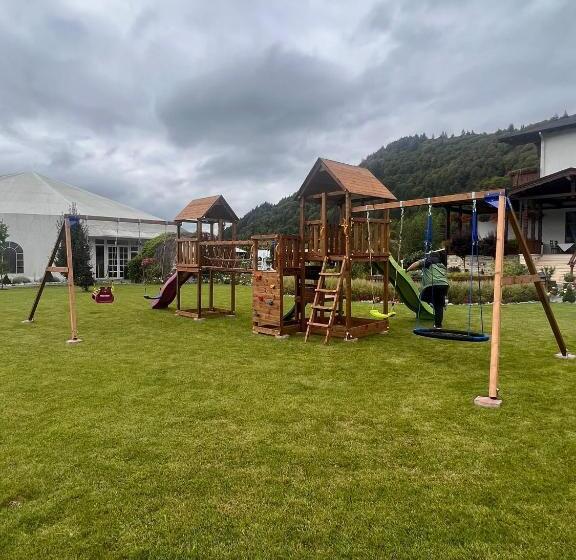 هتل Hanul Bucovinei