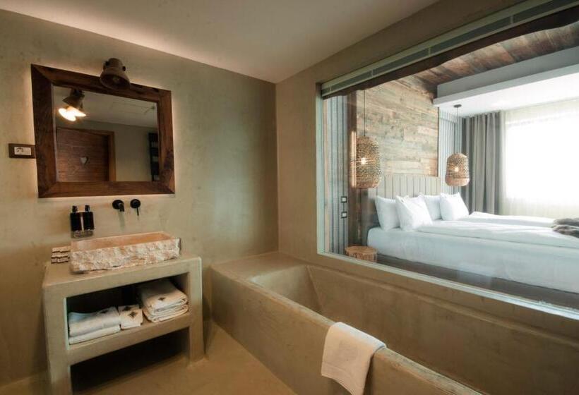 هتل Hanul Bucovinei