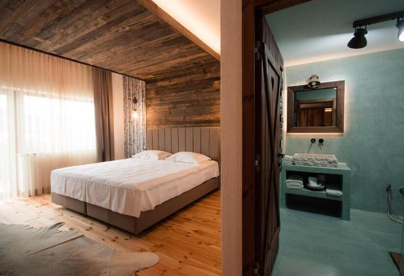 هتل Hanul Bucovinei