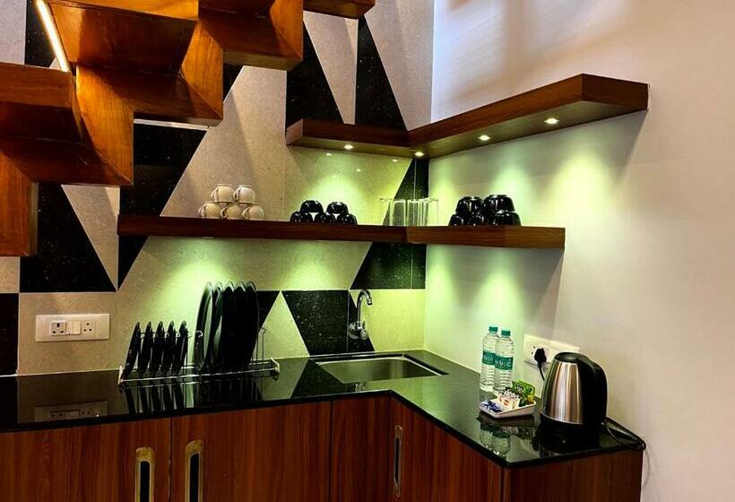 Отель Heritage Residency   Royal Camping Club, Panhala