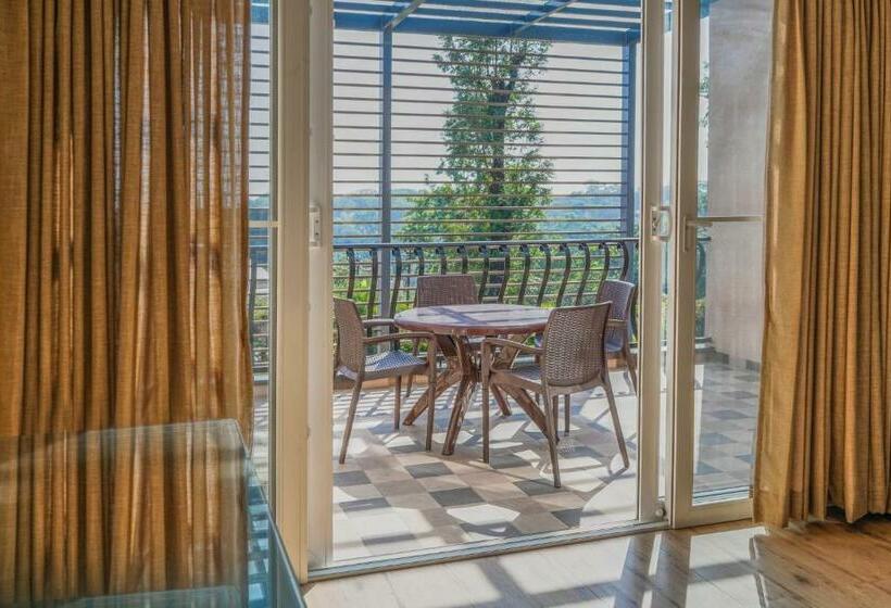 Отель Heritage Residency   Royal Camping Club, Panhala