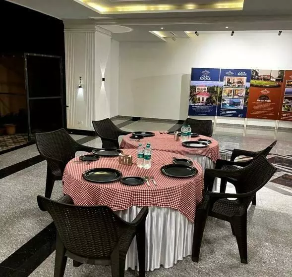 ホテル Heritage Residency   Royal Camping Club, Panhala