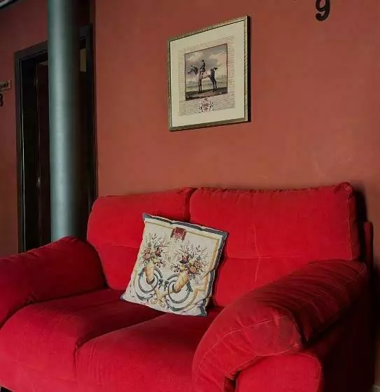 Hotelli Hostal Meson Del Rey