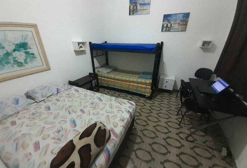 호텔 Pousada Praia Grande   Rua Ernesto Vergara ,511