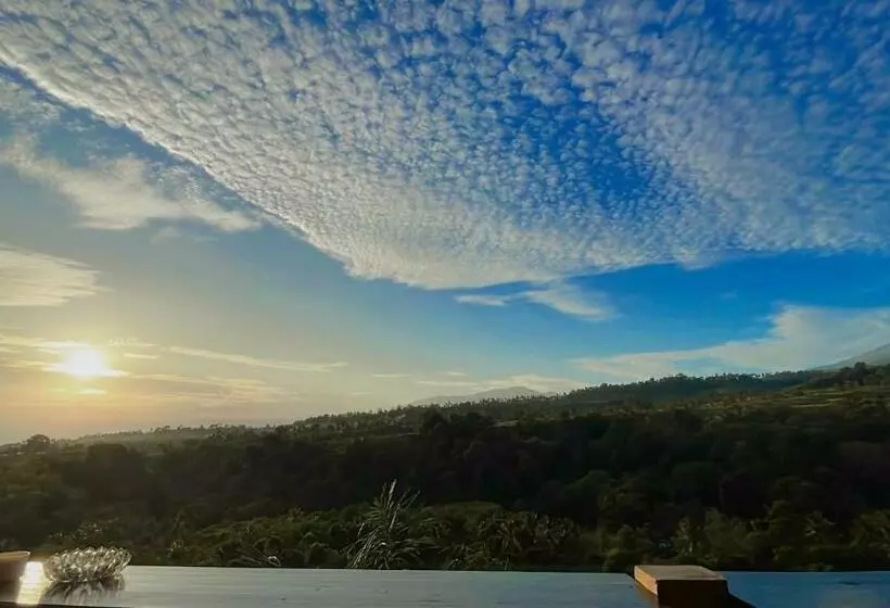 ホテル Rinjani Golden