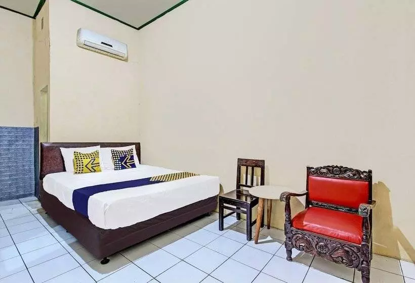 Spot On 92009 Hotel Indah Arum