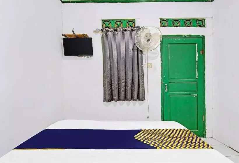 Spot On 92009 Hotel Indah Arum