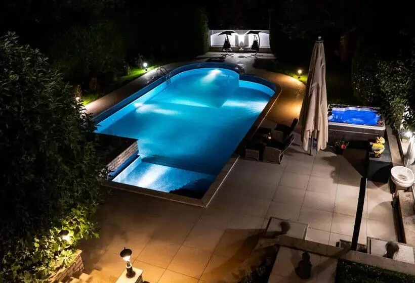 پانسیون Füge Villa Luxury & Wellness