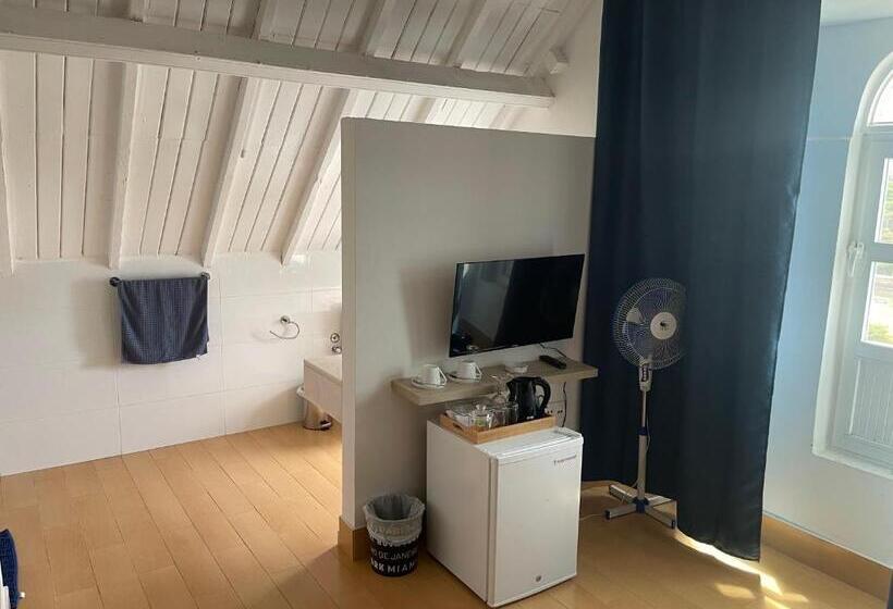 پانسیون Kazarão Di Mavete Guesthouse