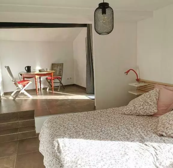 Majatalo Le Pigeonnier De Coupiac