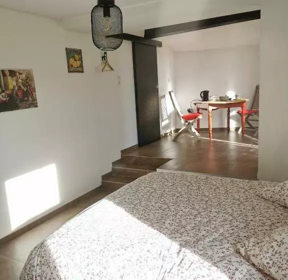 Majatalo Le Pigeonnier De Coupiac