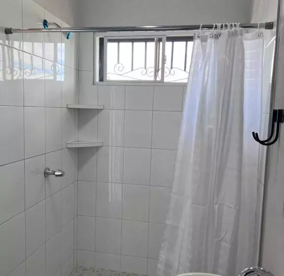 پانسیون Wally’s Place