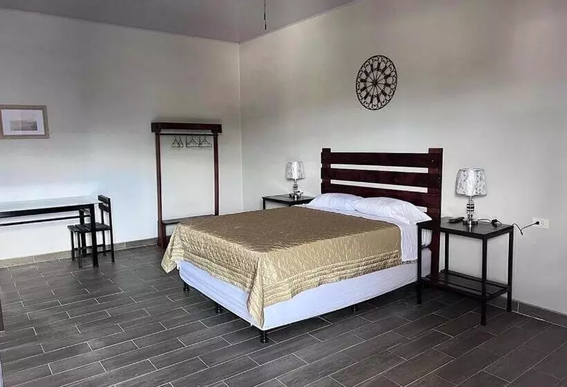 پانسیون Wally’s Place