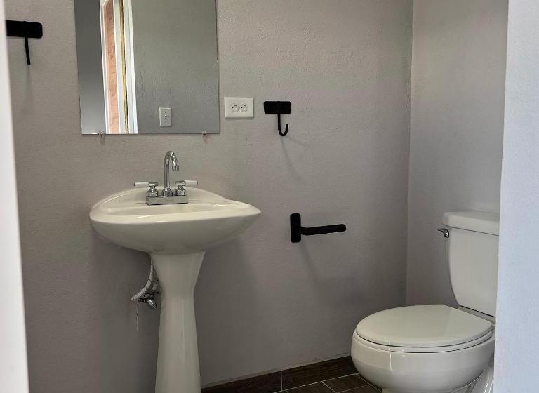 پانسیون Wally’s Place