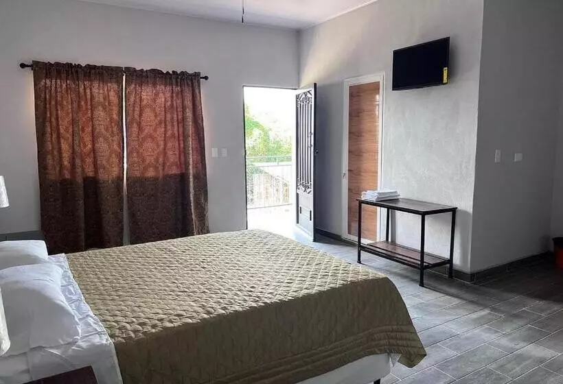 پانسیون Wally’s Place