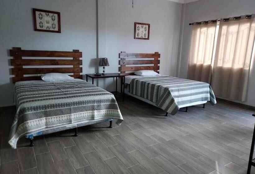 پانسیون Wally’s Place