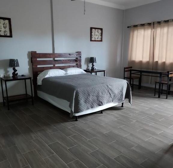 پانسیون Wally’s Place