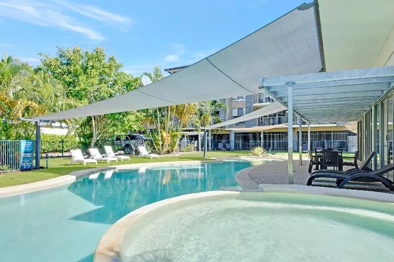 Beaches On Lammermoor Apartments