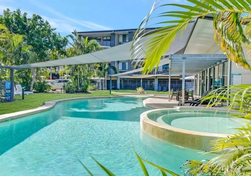 Beaches On Lammermoor Apartments