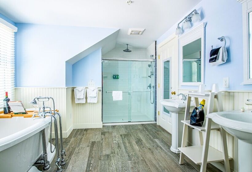 تختخواب و صبحانه Admiral S Landing