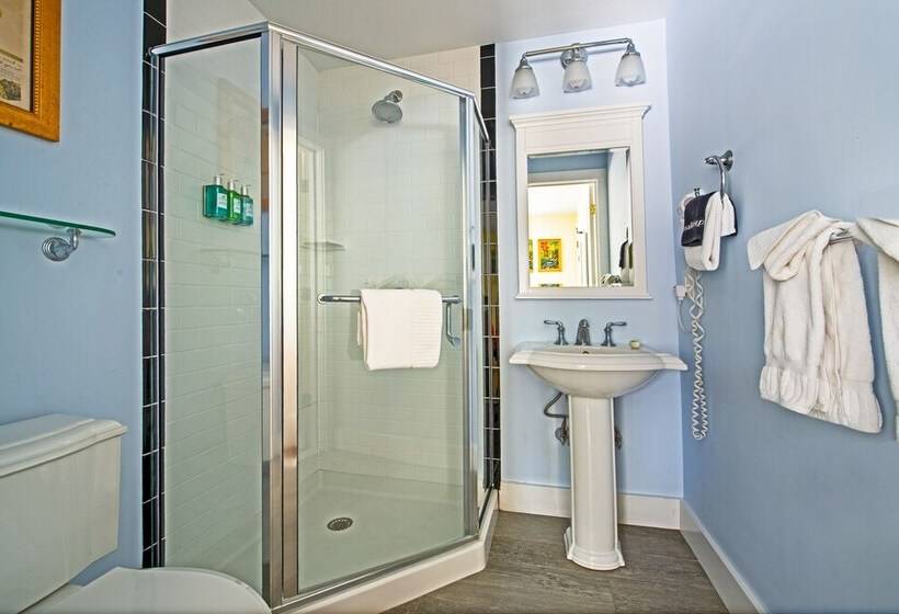 تختخواب و صبحانه Admiral S Landing