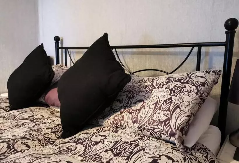 Bed and Breakfast Brooklands Guest House