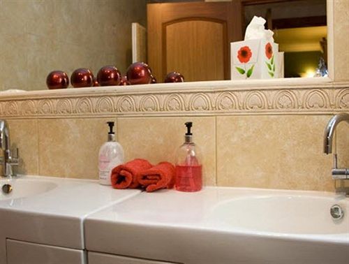 ベッドアンドブレックファースト Riverside Lodge Gardens