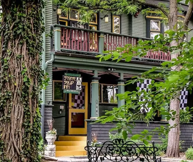 Aamiaismajoitus (B&B) Stone Soup Inn