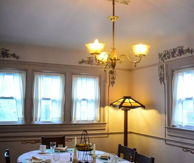 Aamiaismajoitus (B&B) Stone Soup Inn