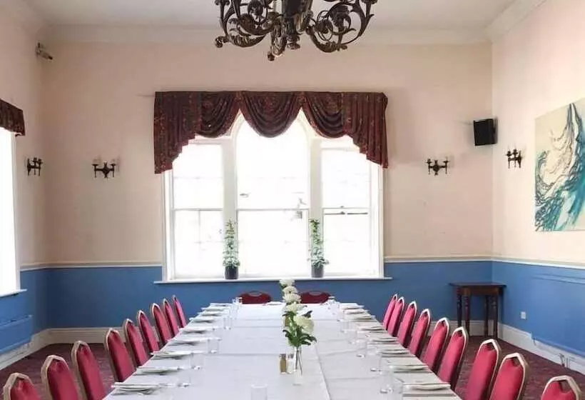 צימר The Bent Arms