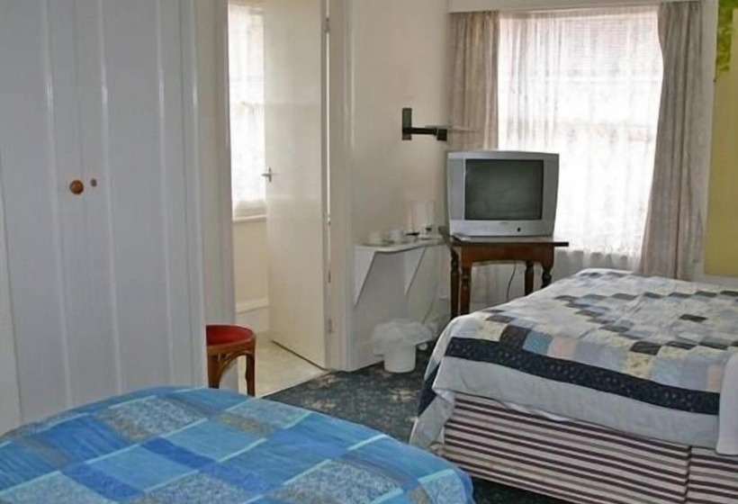 צימר The Bent Arms