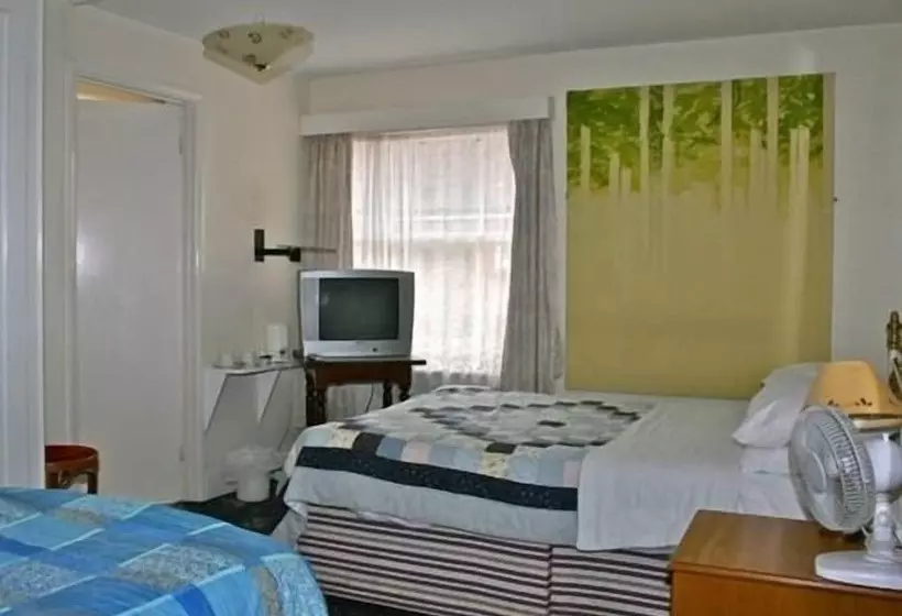 צימר The Bent Arms