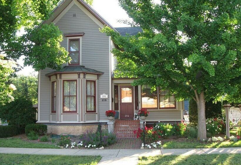 Bed and Breakfast Victorian Rose Garden