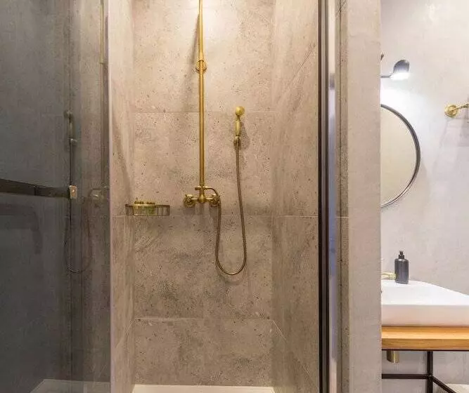 Central Dayflat Apartments